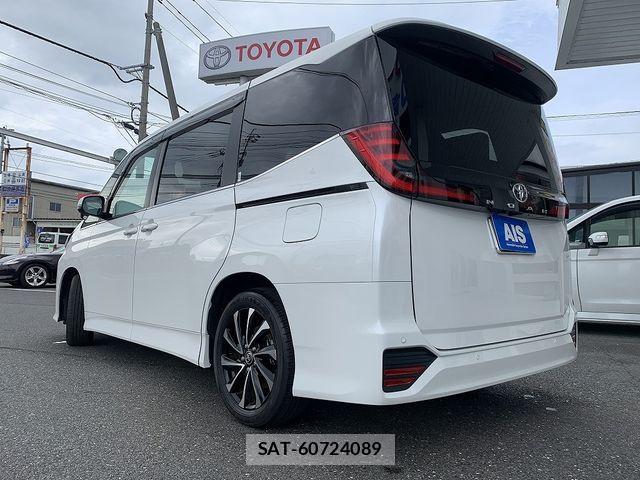 Toyota NOAH 2025-01 8315988-1