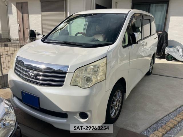 Toyota NOAH 2010-08 8316007-0