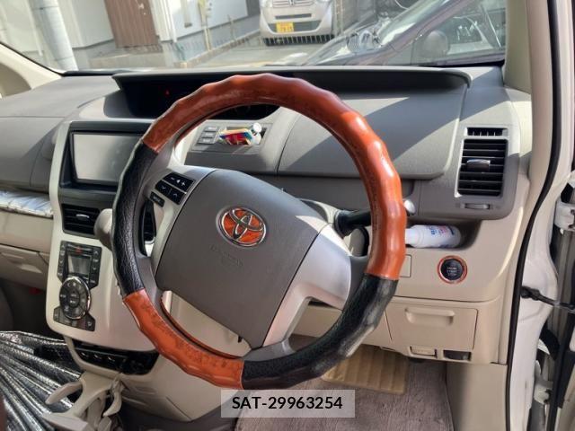Toyota NOAH 2010-08 8316007-9