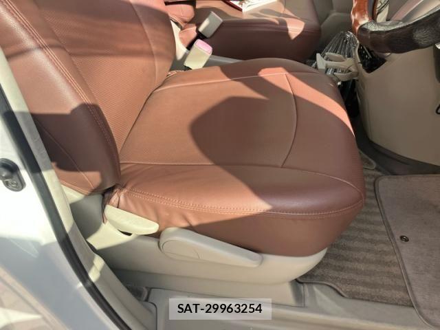 Toyota NOAH 2010-08 8316007-11