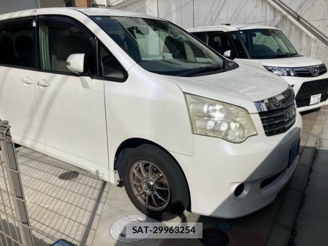 Toyota NOAH 2010-08 8316007-1