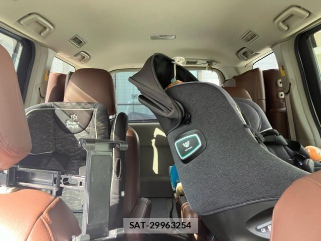 Toyota NOAH 2010-08 8316007-21