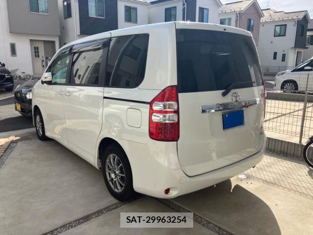 Toyota NOAH 2010-08 8316007-6