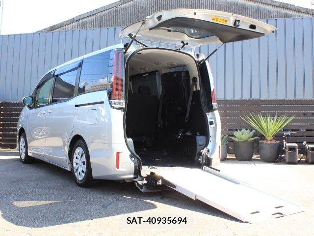 Toyota NOAH 2021-05 8337142-0