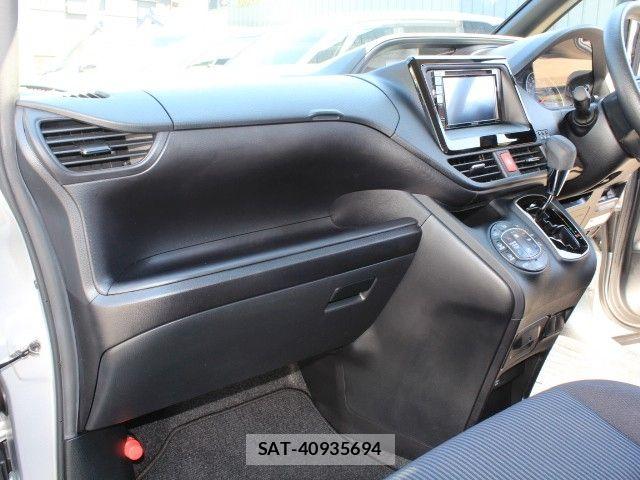 Toyota NOAH 2021-05 8337142-13
