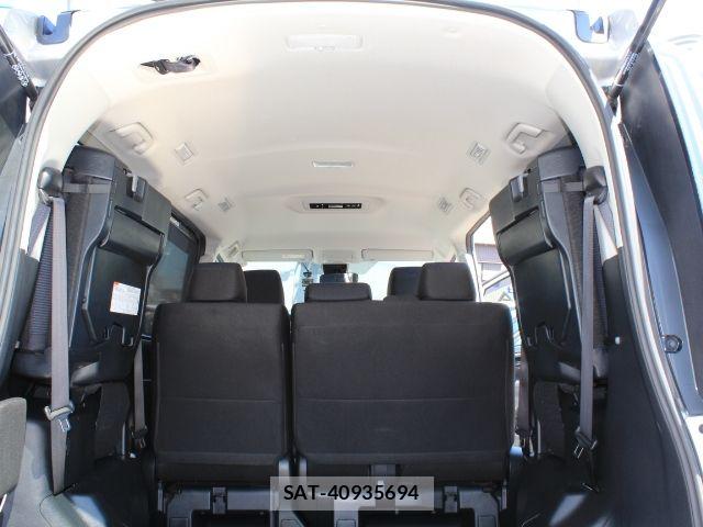 Toyota NOAH 2021-05 8337142-14