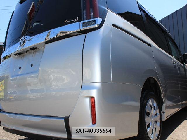 Toyota NOAH 2021-05 8337142-26