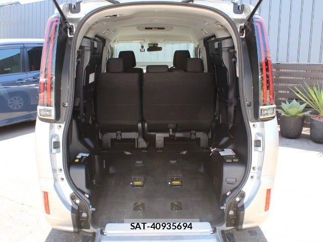 Toyota NOAH 2021-05 8337142-3