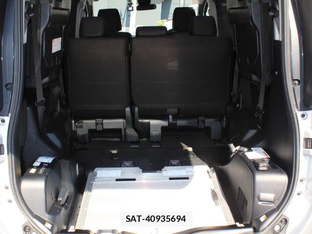 Toyota NOAH 2021-05 8337142-6