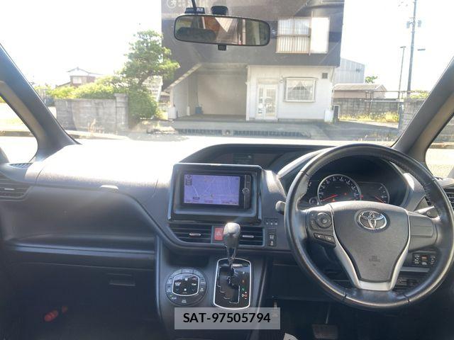 Toyota NOAH 2014-03 8337138-14