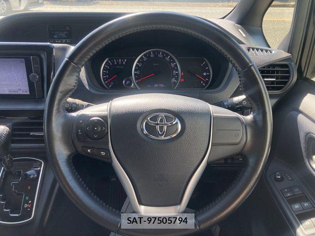 Toyota NOAH 2014-03 8337138-15