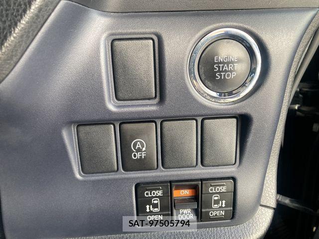 Toyota NOAH 2014-03 8337138-23