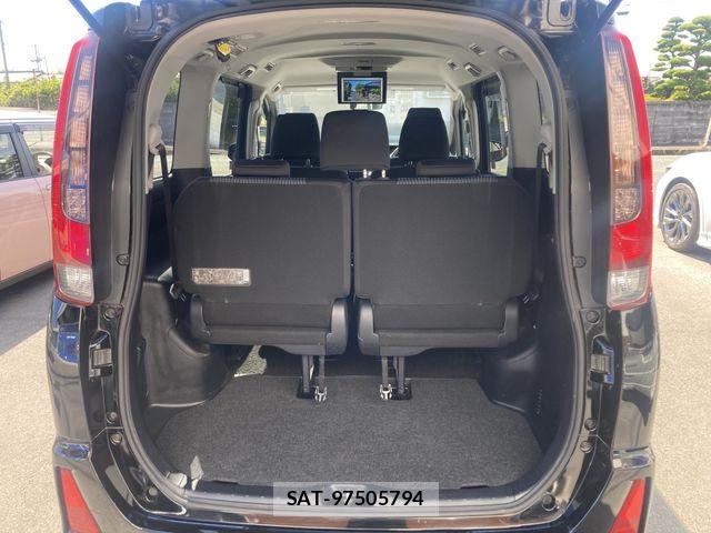 Toyota NOAH 2014-03 8337138-4