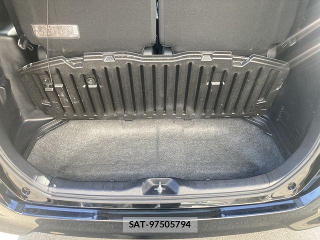 Toyota NOAH 2014-03 8337138-5