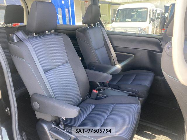 Toyota NOAH 2014-03 8337138-8