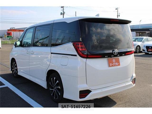 Toyota NOAH 2024-04 8337141-13