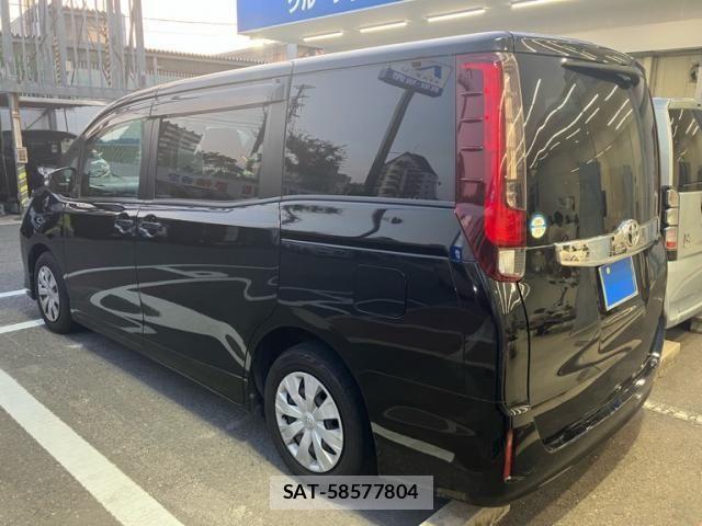 Toyota NOAH 2014-07 8337151-2