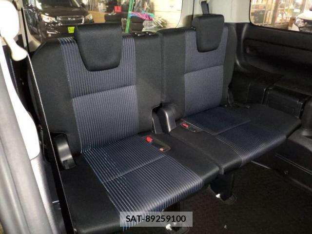 Toyota NOAH 2015-01 8337148-22