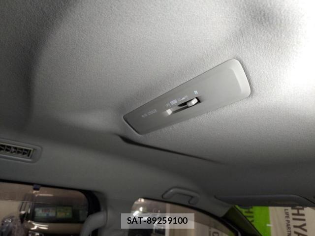 Toyota NOAH 2015-01 8337148-23