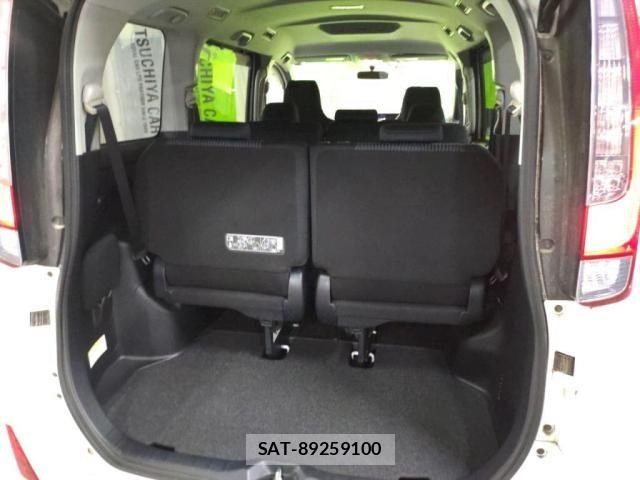 Toyota NOAH 2015-01 8337148-24