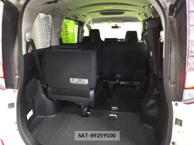 Toyota NOAH 2015-01 8337148-25