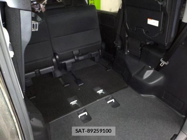 Toyota NOAH 2015-01 8337148-27