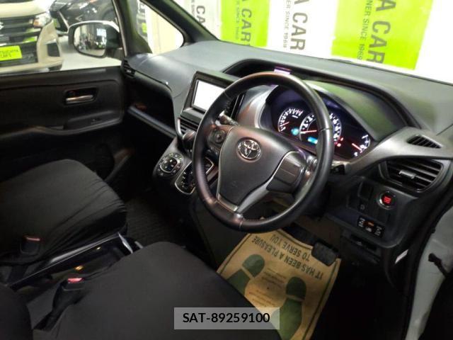Toyota NOAH 2015-01 8337148-2