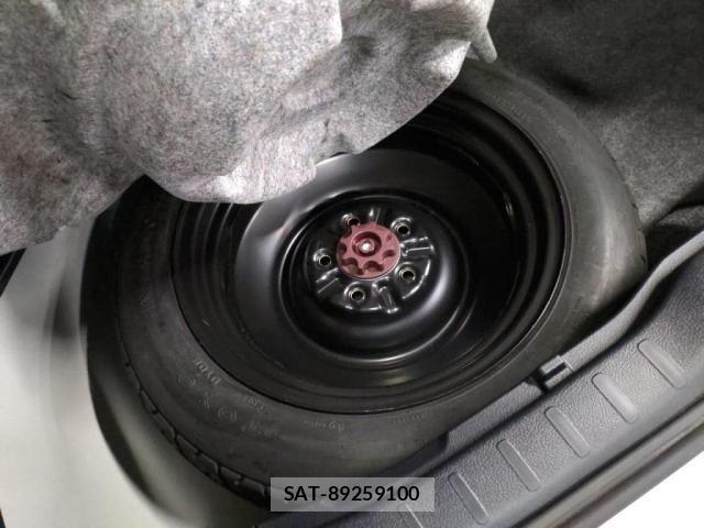 Toyota NOAH 2015-01 8337148-29