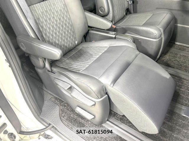 Toyota NOAH 2025-03 8337136-9