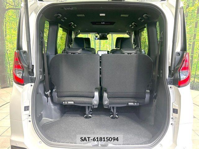 Toyota NOAH 2025-03 8337136-11