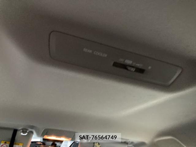 Toyota NOAH 2019-05 8337143-12