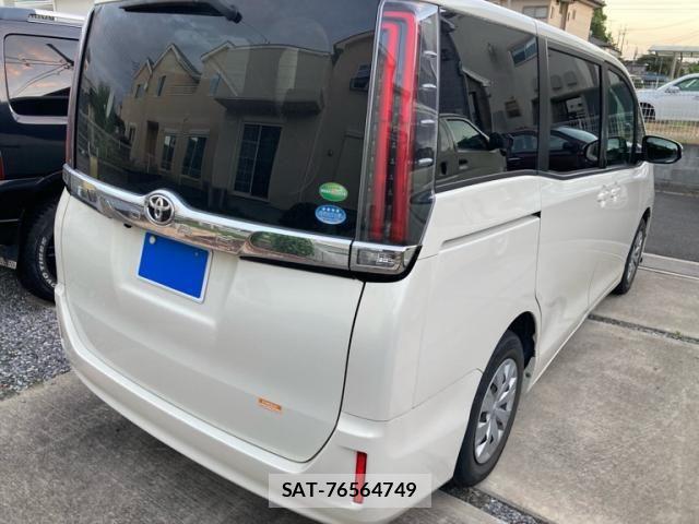 Toyota NOAH 2019-05 8337143-2