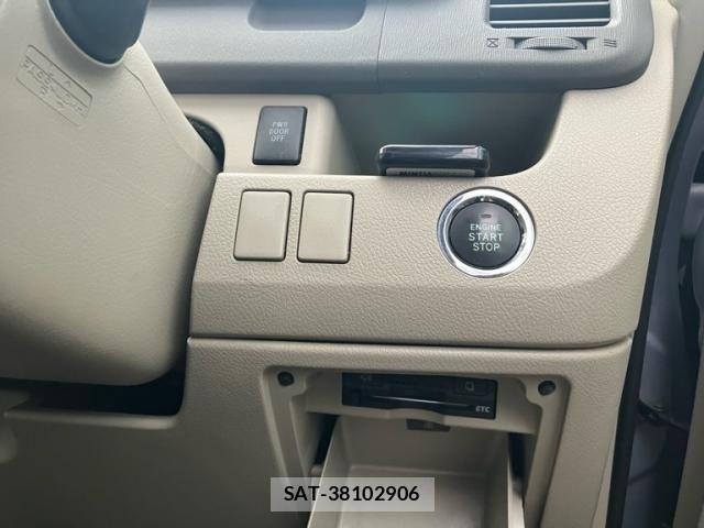 Toyota NOAH 2009-08 8337155-9