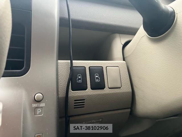 Toyota NOAH 2009-08 8337155-11