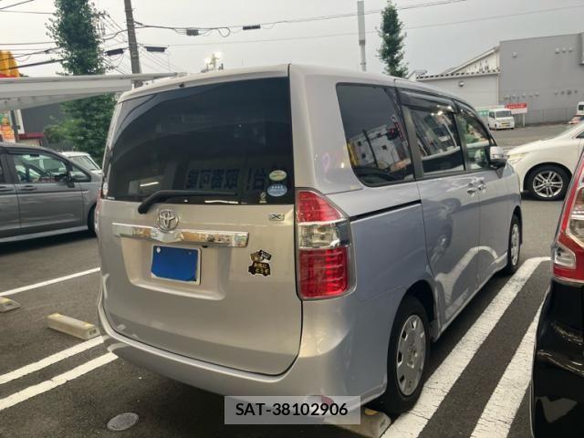 Toyota NOAH 2009-08 8337155-3