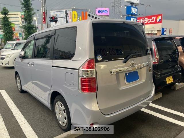 Toyota NOAH 2009-08 8337155-4