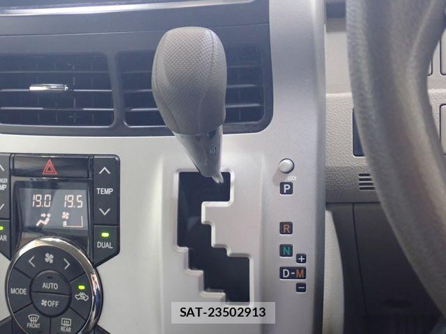 Toyota NOAH 2010-07 8337133-14
