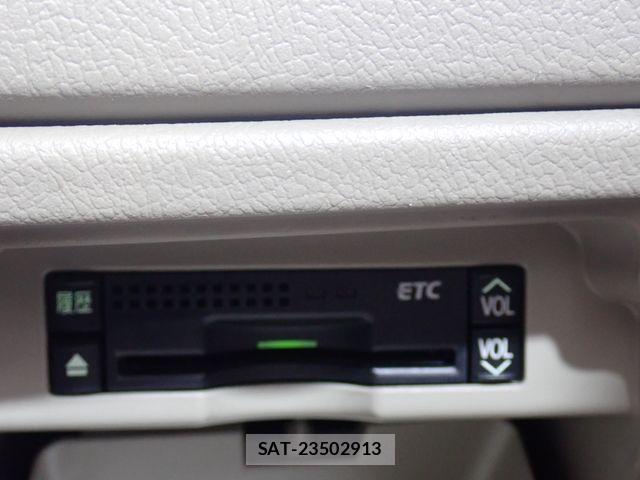 Toyota NOAH 2010-07 8337133-16