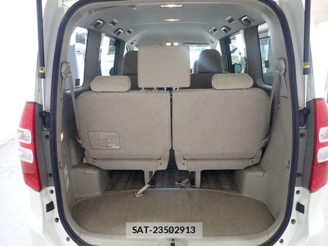 Toyota NOAH 2010-07 8337133-24