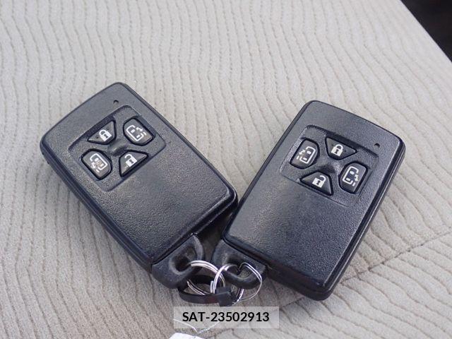 Toyota NOAH 2010-07 8337133-29