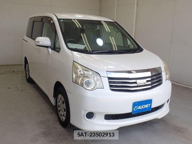 Toyota NOAH 2010-07 8337133-3