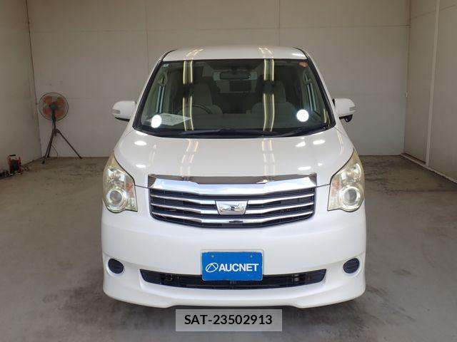 Toyota NOAH 2010-07 8337133-4