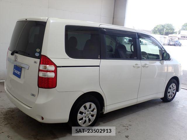 Toyota NOAH 2010-07 8337133-7