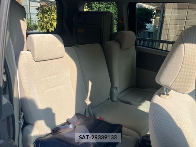 Toyota NOAH 2009-10 8337152-11