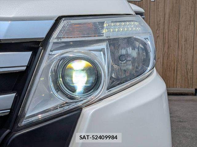 Toyota NOAH 2014-01 8337149-13