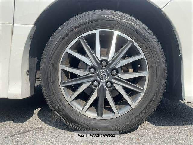 Toyota NOAH 2014-01 8337149-15