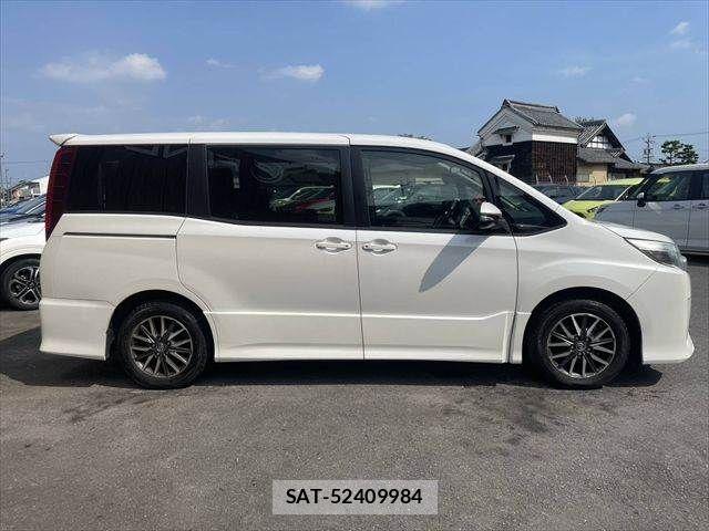 Toyota NOAH 2014-01 8337149-18