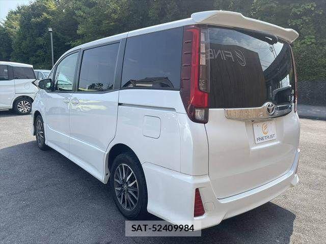 Toyota NOAH 2014-01 8337149-21