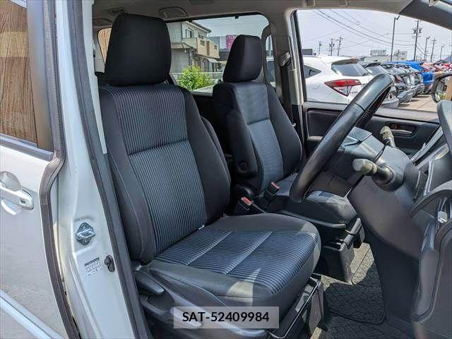 Toyota NOAH 2014-01 8337149-8