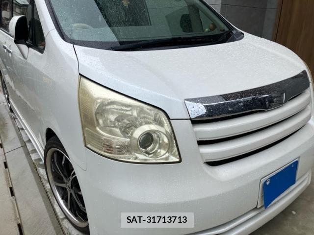 Toyota NOAH 2009-10 8337154-0